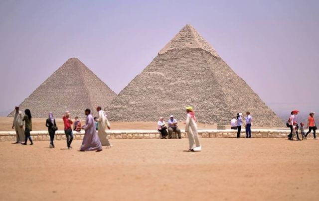 
               Отдых в Египте: экономические манипуляции или обеспечение безопасности своих граждан
            