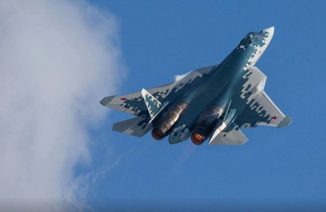 
               Внутрифюзеляжные ракеты оказались не совместимыми с новыми истребителям Су-57
            