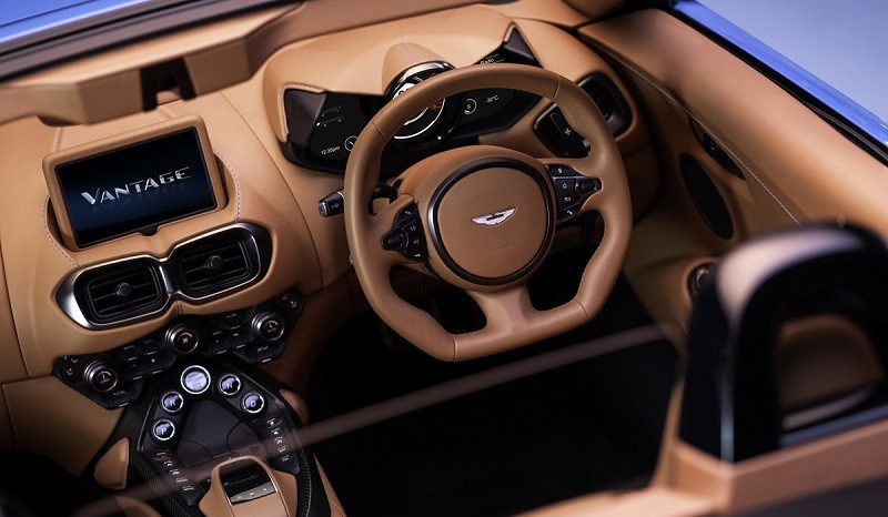 
               Автомобиль Aston Martin Vantage в 2020 году появиться в виде версии Roadster с откидной крышей
            