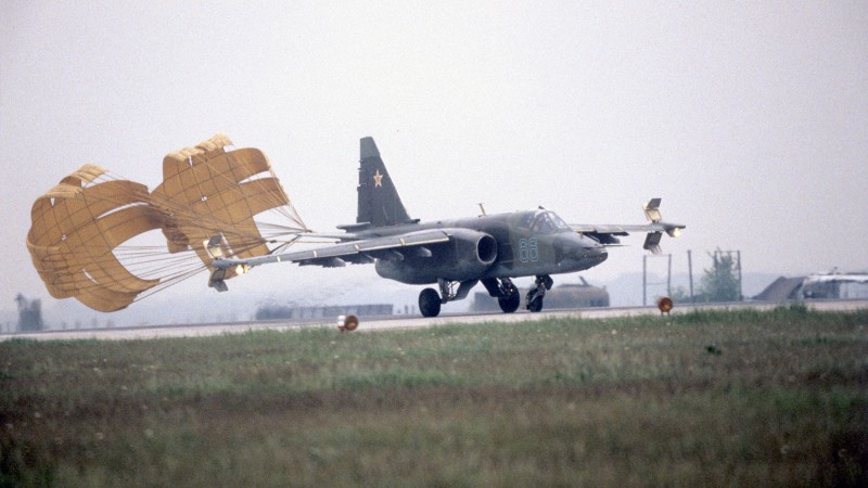 
               Гордость советской штурмовой авиации: 45 лет с момента первого полета Су-25
            