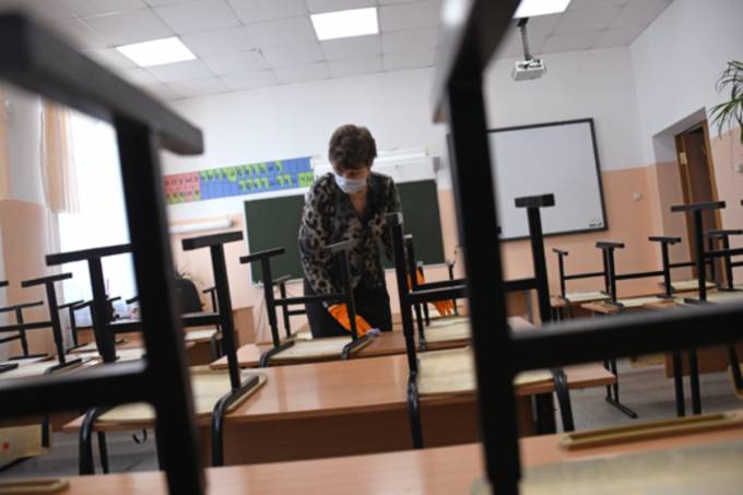 Школы Москвы закрывают на карантин с 16 марта 2020 года, какие школы закроют