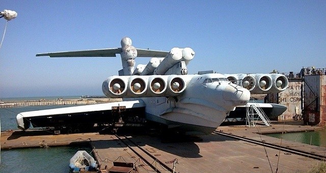 
               Водно-воздушный «Каспийский монстр»: уникальная советская боевая машина, всполошившая американцев
            