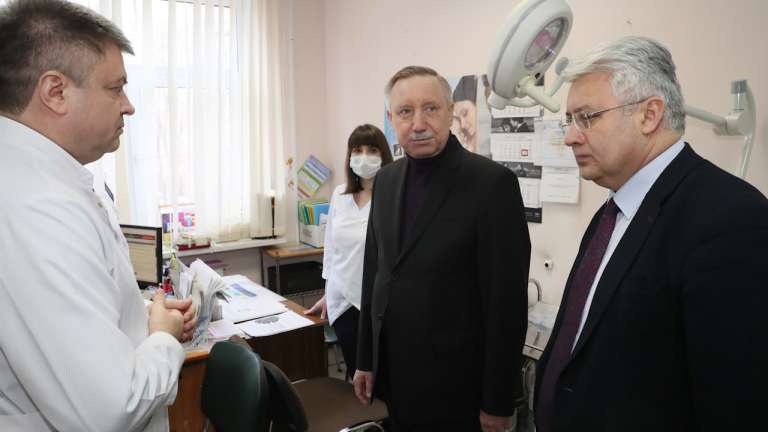В родильных домах Петербурга усилены меры защиты от вирусных инфекций