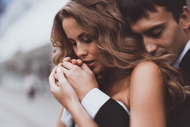 
               Почему для мужчины важен запах женщины: на представителей сильного пола влияют феромоны
            