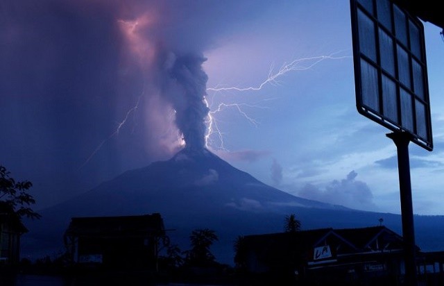 
               Извержение Мерапи: в начале марта пробудился один из самых активных вулканов Индонезии
            