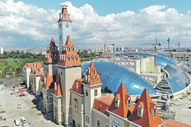 
               Остров мечты в Москве получил немало негативных отзывов из-за больших очередей и высоких цен
            