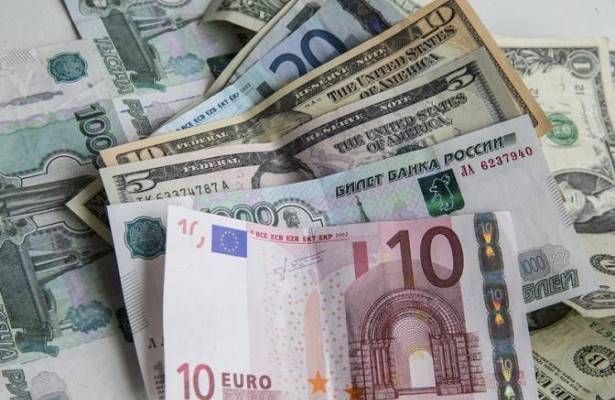 Что творится в обменниках Москвы на сегодня, продолжит ли рост евро и доллар США