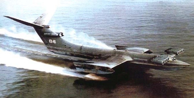 
               Водно-воздушный «Каспийский монстр»: уникальная советская боевая машина, всполошившая американцев
            