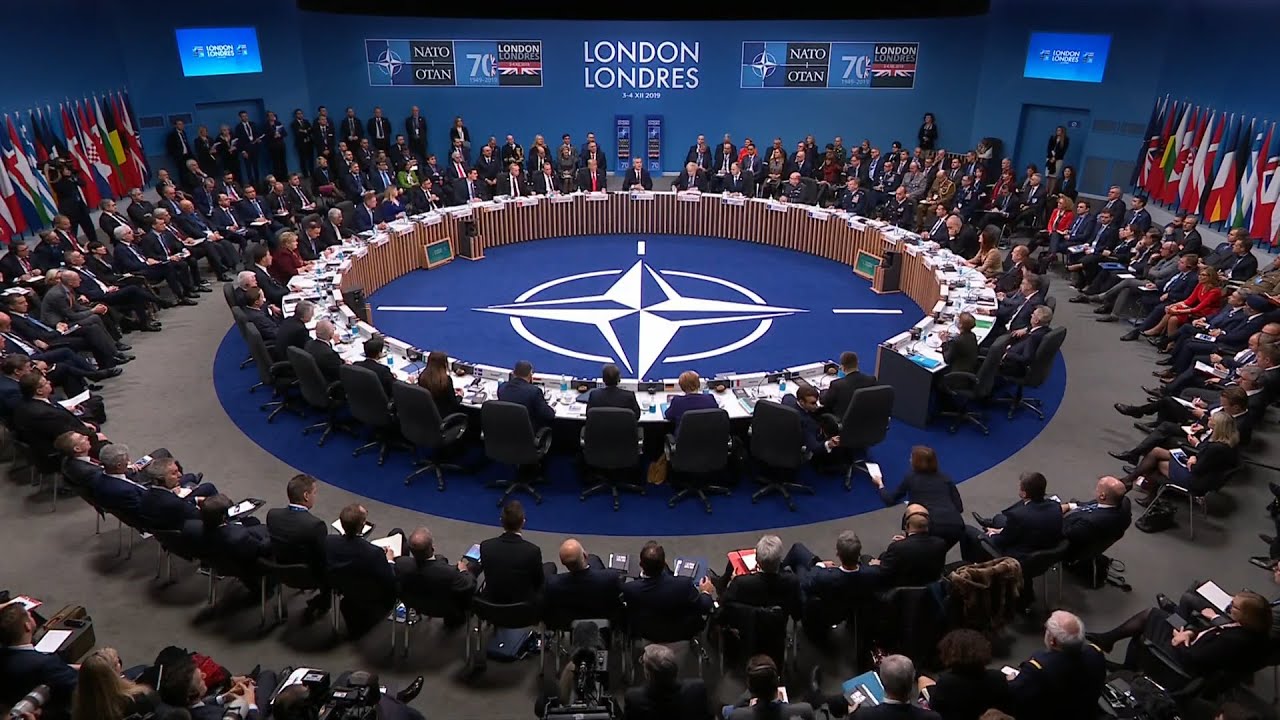 НАТО пытается ликвидировать кадровый дефицит