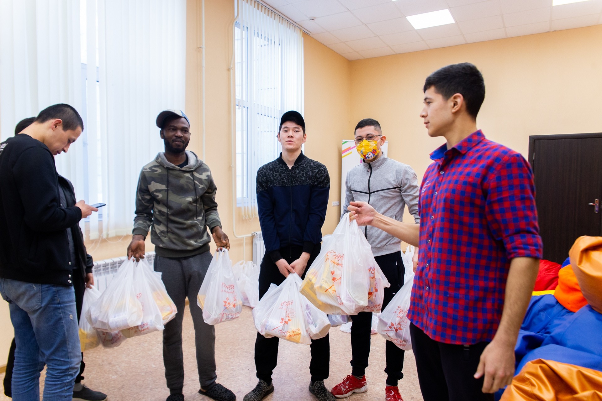 Какую помощь Путин дает студентам из неполных семей, какие им положены льготы и при каких условиях