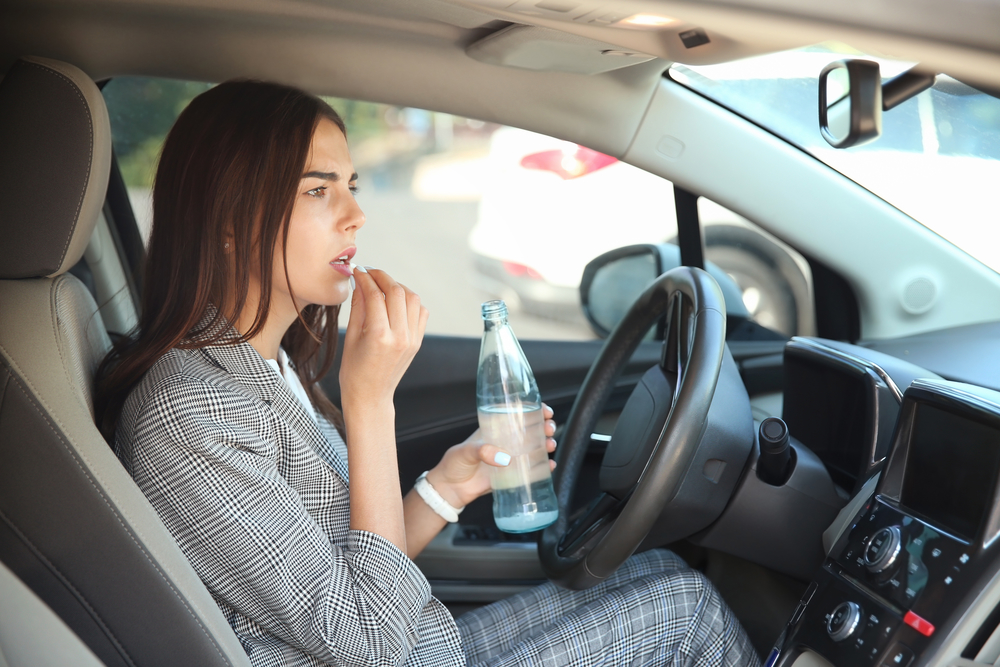 Какие таблетки нельзя пить, если за рулем: из-за каких можно лишиться водительских прав