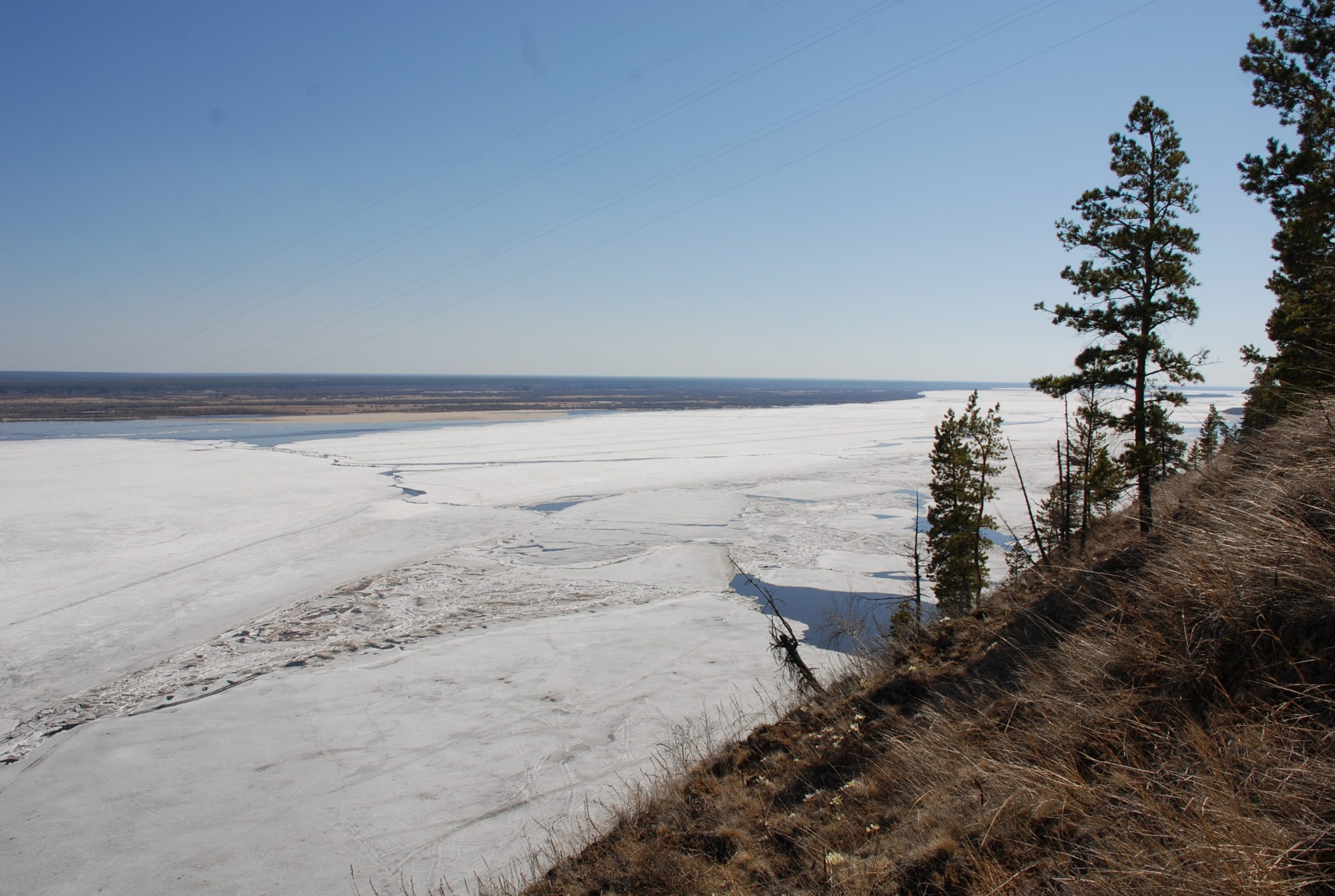 Ледоход на реке Лена в 2020 году активно продвигается и река может затопить два поселка, состояние и толщина льда на сегодня