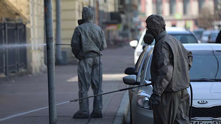 Военнослужащие ЗВО продезинфицировали 11 объектов полиции в Петербурге