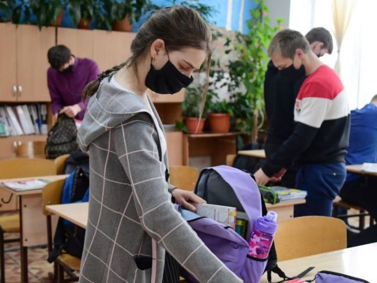 Перемены в разное время предлагают ввести в российских школах