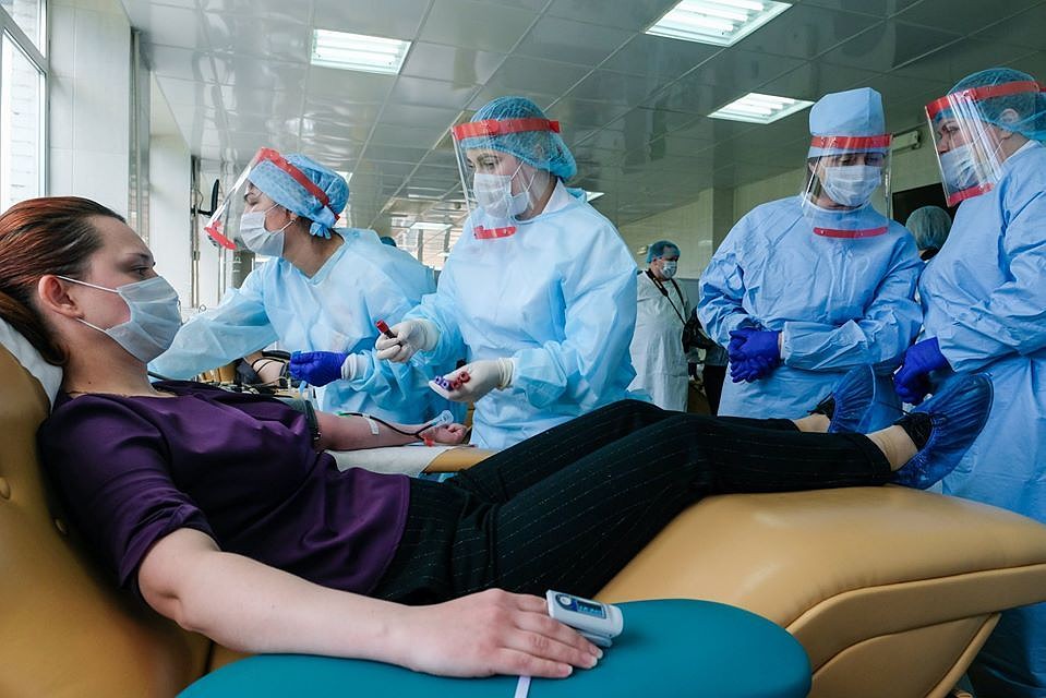 В России ежедневно фиксируют более 10 тыс новых случаев коронавируса, статистика на 11.05.2020 год