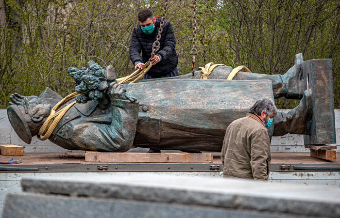 Чехия решила обсудить с Россией дальнейшую судьбу памятника маршалу Коневу 