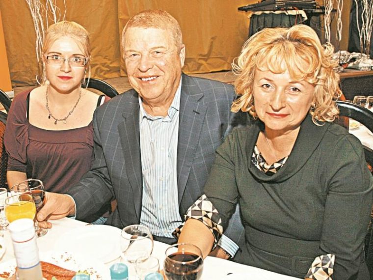 Михаил Кокшенов скончался после продолжительной болезни: семья, дети, фото с женой, Натальей Лепехиной