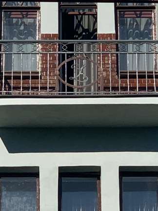 Специалисты завершают работы на фасаде дома Циммермана