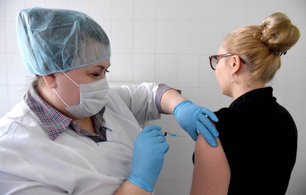 Будет ли в России наблюдаться принудительная вакцинация от КОВИД-19 и почему об этом заговорили