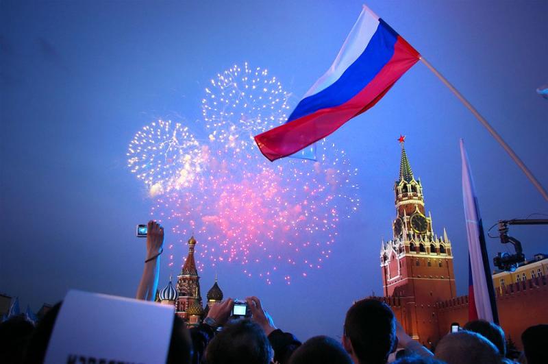Салют в Москве 12 июня 2020 года в честь Дня России, на каких площадках смотреть перформанс