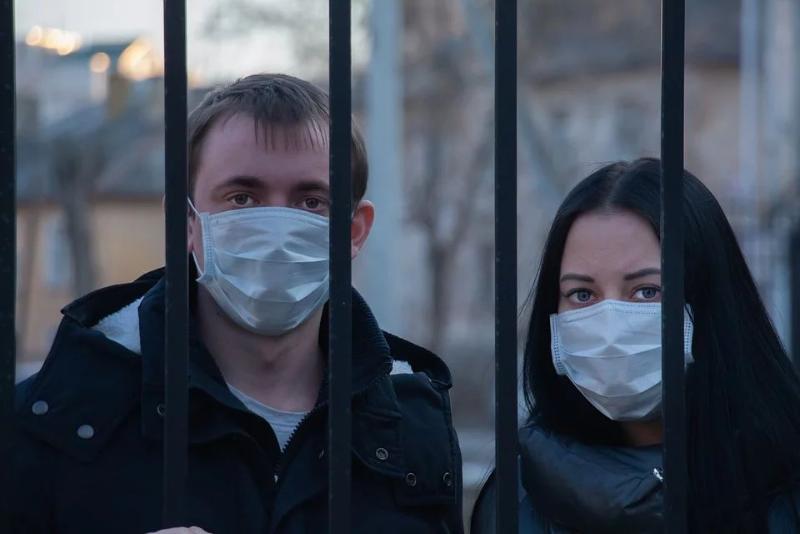 Вирусологи просят власть не снимать карантинные меры в России