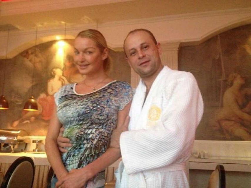 Анастасия Волочкова решила выделить денег на психиатра для "бывшего возлюбленного"