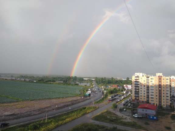 Петербуржцы делятся фотографиями радуги
