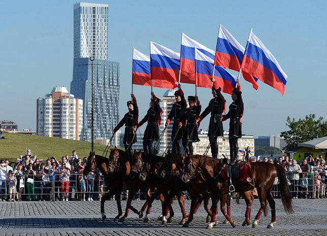 День российского государственного флага в 2020 году: какого числа?