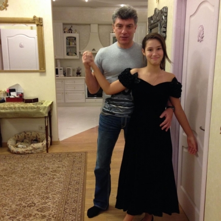 Одинцова показала редкие фото Немцова с дочерью: "Папа бы гордился принцессой"