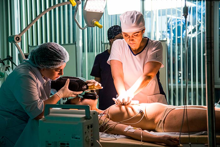 Сериал «Спросите медсестру» (2021) - сюжет, актеры и роли, кадры из сериала