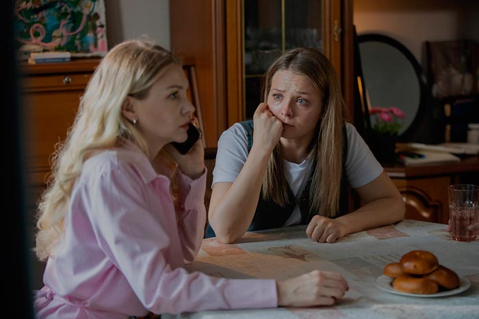 Сериал &laquo;Её тайна&raquo; (2026) - сюжет, актеры и роли, кадры из сериала