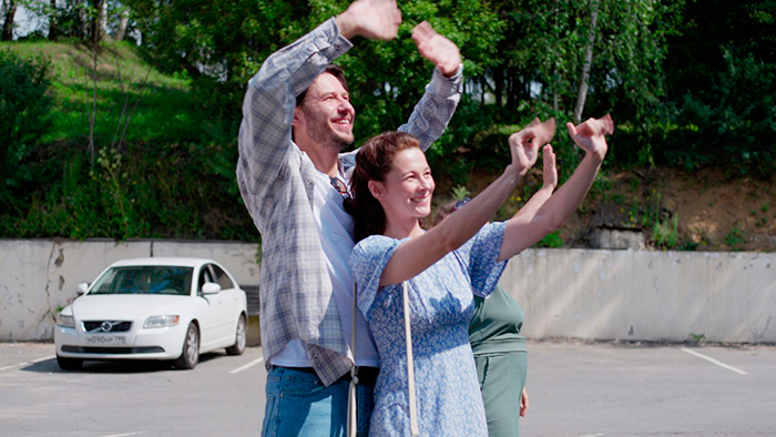 Сериал &laquo;Я тебя найду через года&raquo; (2025) - сюжет, актеры и роли, кадры из сериала