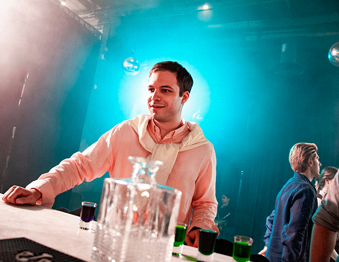 Сериал &laquo;Марафон сердца&raquo; (2026) - сюжет, актеры и роли, кадры из сериала