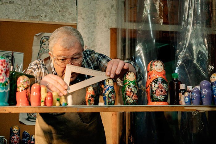 Сериал &laquo;Мистер Ноготь&raquo; (2025) - сюжет, актеры и роли, кадры из сериала