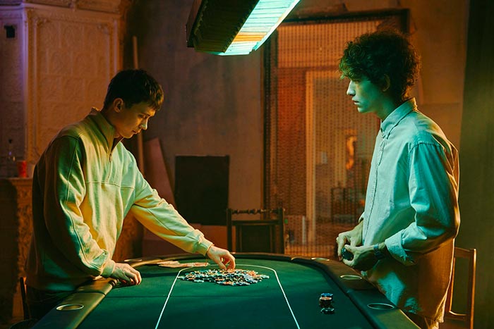 Сериал «Нам покер» (2025) - сюжет, актеры и роли, кадры из сериала