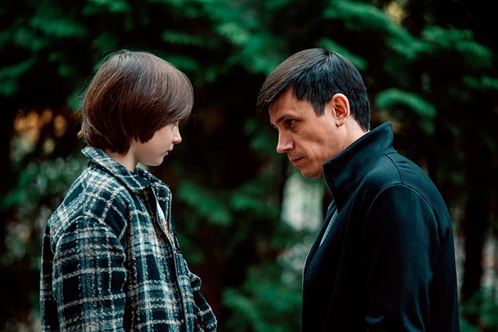 Сериал «Опасная близость» (2025) - сюжет, актеры и роли, кадры из сериала