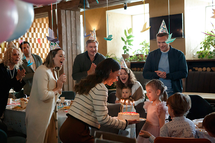 Сериал &laquo;Помоги себе сама&raquo; (2026) - сюжет, актеры и роли, кадры из сериала