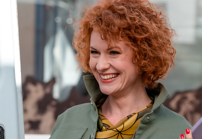 Сериал &laquo;Счастье с доставкой&raquo; (2025) - сюжет, актеры и роли, кадры из сериала