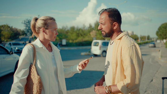 Сериал «Тысяча роз» (2025) - сюжет, актеры и роли, кадры из сериала