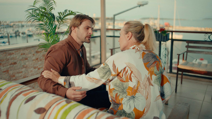 Сериал «Тысяча роз» (2025) - сюжет, актеры и роли, кадры из сериала