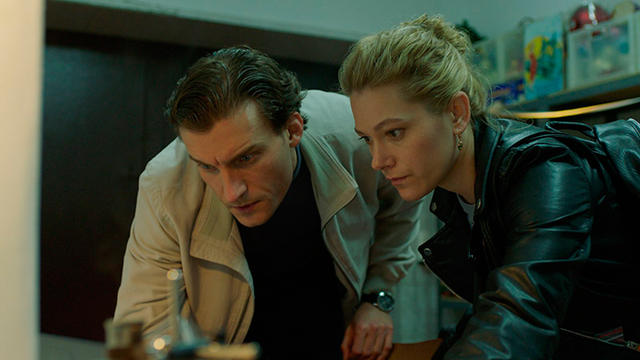 Сериал «Уроки химии» (2025) - сюжет, актеры и роли, кадры из сериала