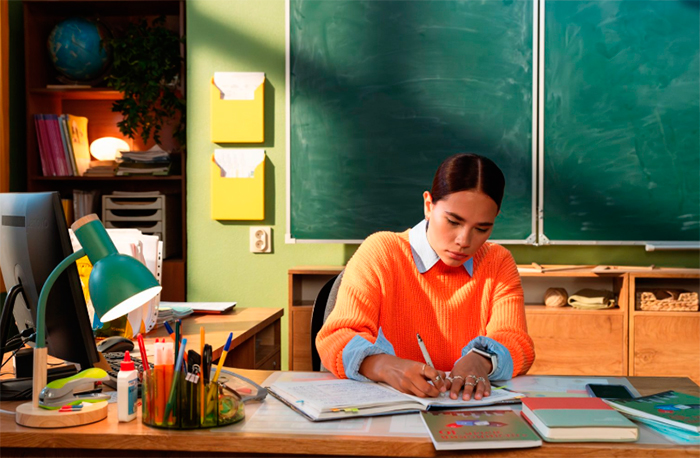 Сериал &laquo;Вечерняя школа&raquo; (2025) - сюжет, актеры и роли, кадры из сериала