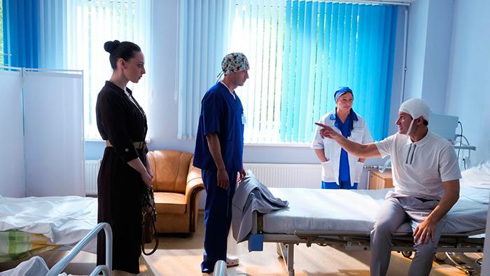 Сериал «Входите, открыто!» (2025) - сюжет, актеры и роли, кадры из сериала