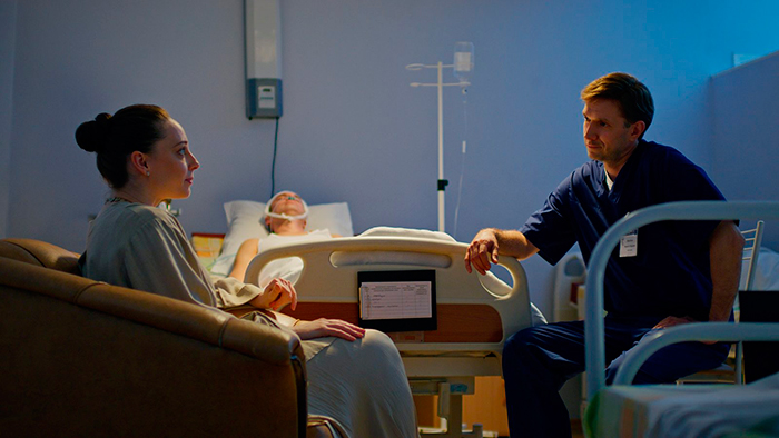 Сериал «Входите, открыто!» (2025) - сюжет, актеры и роли, кадры из сериала