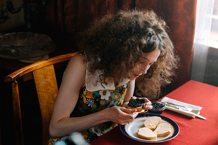 Сериал &laquo;Время Счастливых&raquo; (2026) - сюжет, актеры и роли, кадры из сериала