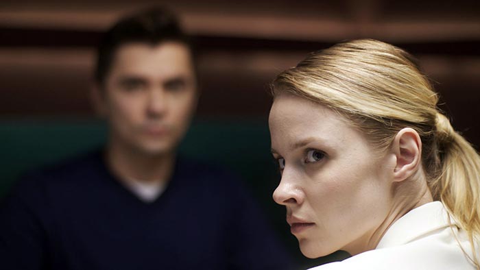 Сериал «За финишной чертой» (2025) - сюжет, актеры и роли, кадры из сериала