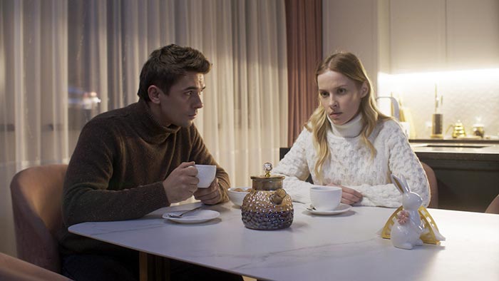 Сериал «За финишной чертой» (2025) - сюжет, актеры и роли, кадры из сериала